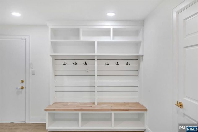 853 Shadow Ridge Road, Franklin Lakes, NJ 07417