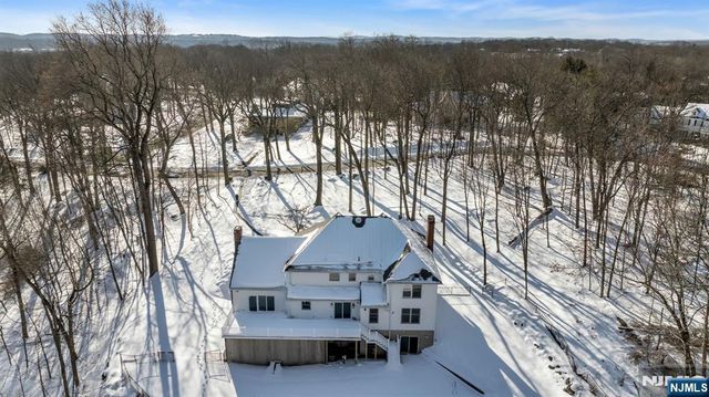 853 Shadow Ridge Road, Franklin Lakes, NJ 07417