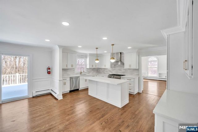 853 Shadow Ridge Road, Franklin Lakes, NJ 07417