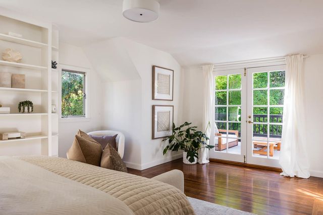 863 Melville Avenue, Palo Alto, CA 94301