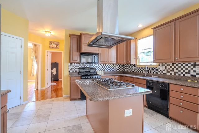 15 Inverness Lane, East Windsor, NJ 08520
