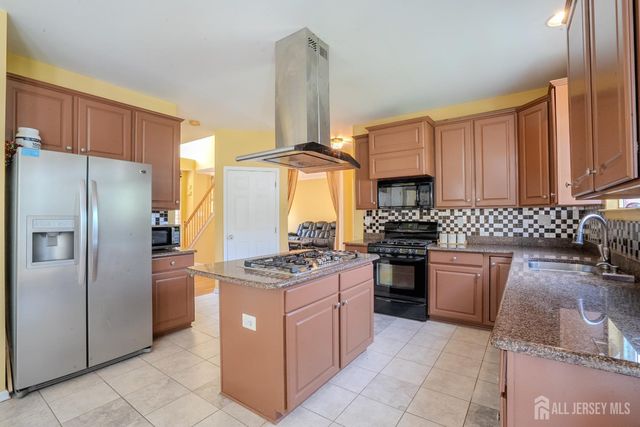 15 Inverness Lane, East Windsor, NJ 08520