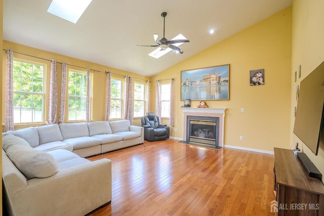 15 Inverness Lane, East Windsor, NJ 08520