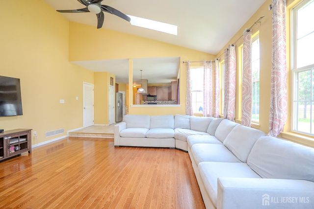 15 Inverness Lane, East Windsor, NJ 08520