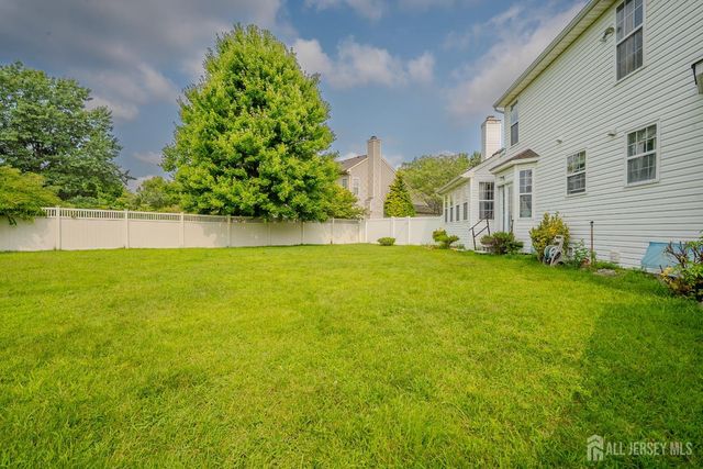 15 Inverness Lane, East Windsor, NJ 08520