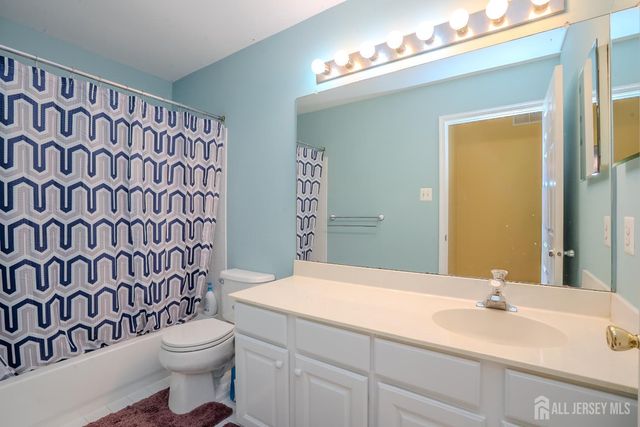 15 Inverness Lane, East Windsor, NJ 08520