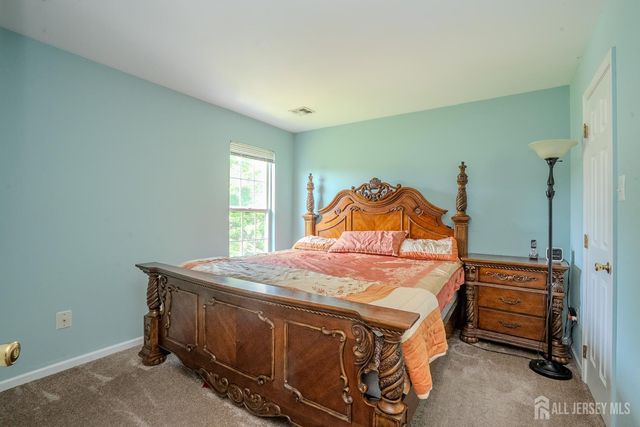 15 Inverness Lane, East Windsor, NJ 08520
