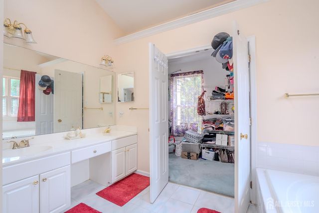 15 Inverness Lane, East Windsor, NJ 08520