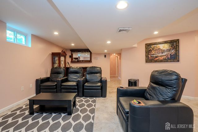 15 Inverness Lane, East Windsor, NJ 08520