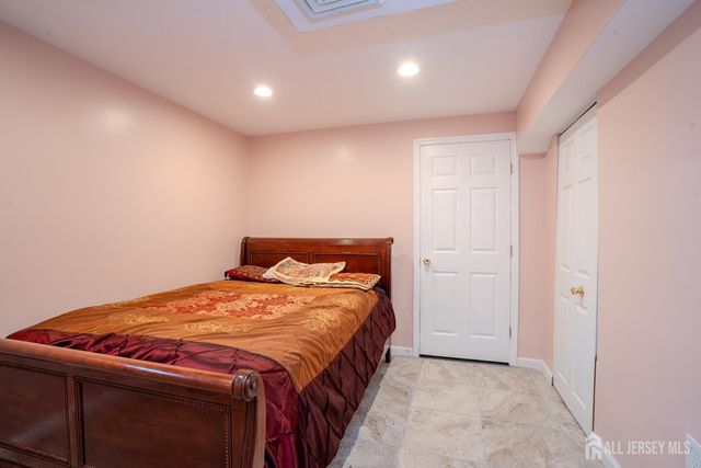 15 Inverness Lane, East Windsor, NJ 08520