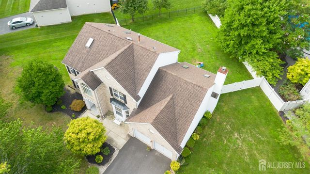 15 Inverness Lane, East Windsor, NJ 08520