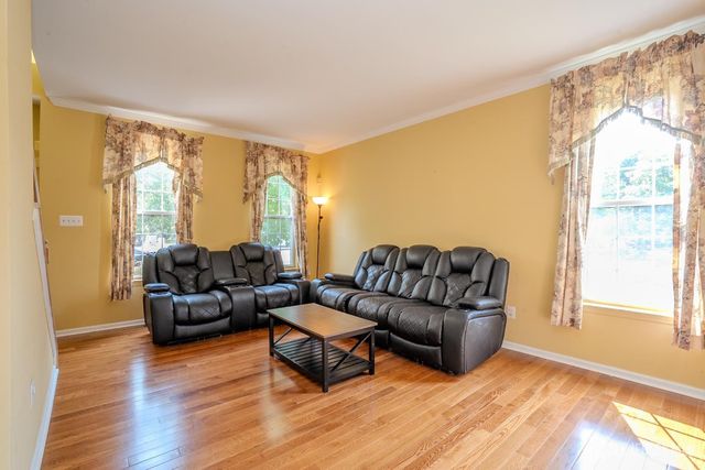 15 Inverness Lane, East Windsor, NJ 08520