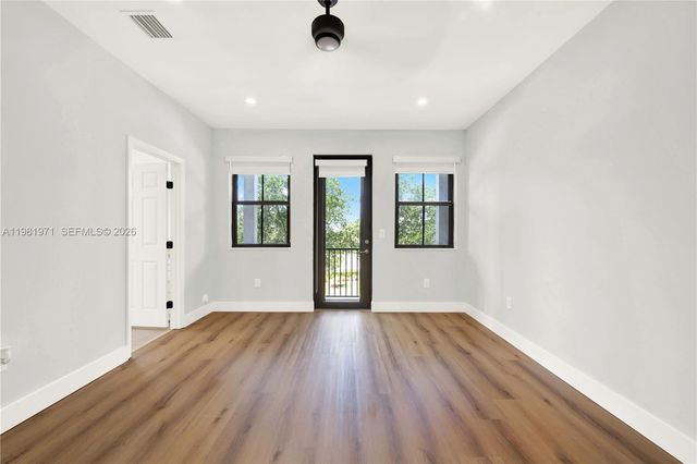 5880 NW 104th Path 0, Doral, FL 33178