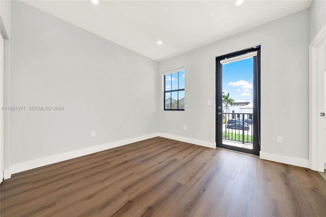 5880 NW 104th Path 0, Doral, FL 33178