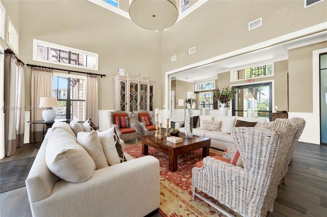 5880 NW 104th Path 0, Doral, FL 33178