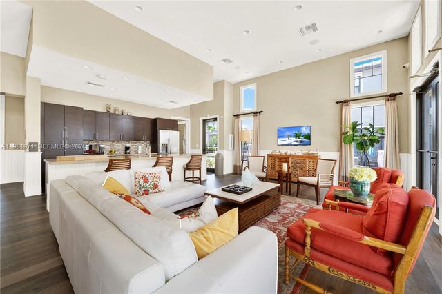 5880 NW 104th Path 0, Doral, FL 33178