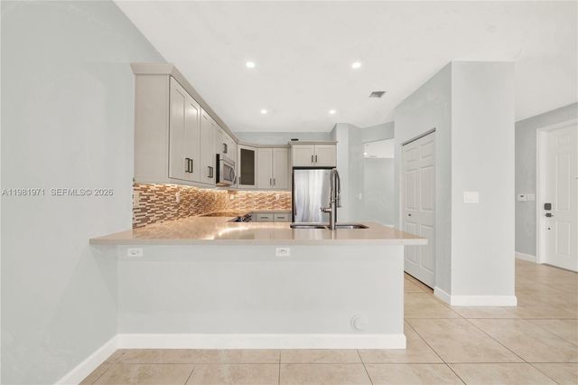 5880 NW 104th Path 0, Doral, FL 33178