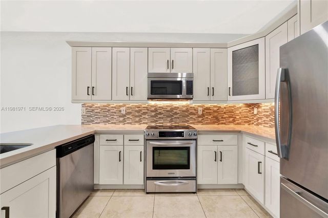 5880 NW 104th Path 0, Doral, FL 33178