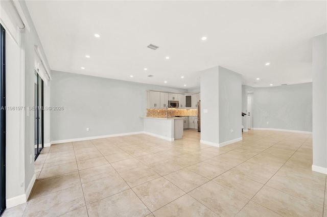 5880 NW 104th Path 0, Doral, FL 33178