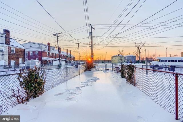 402 CHESTNUT CT, Dundalk, MD 21222