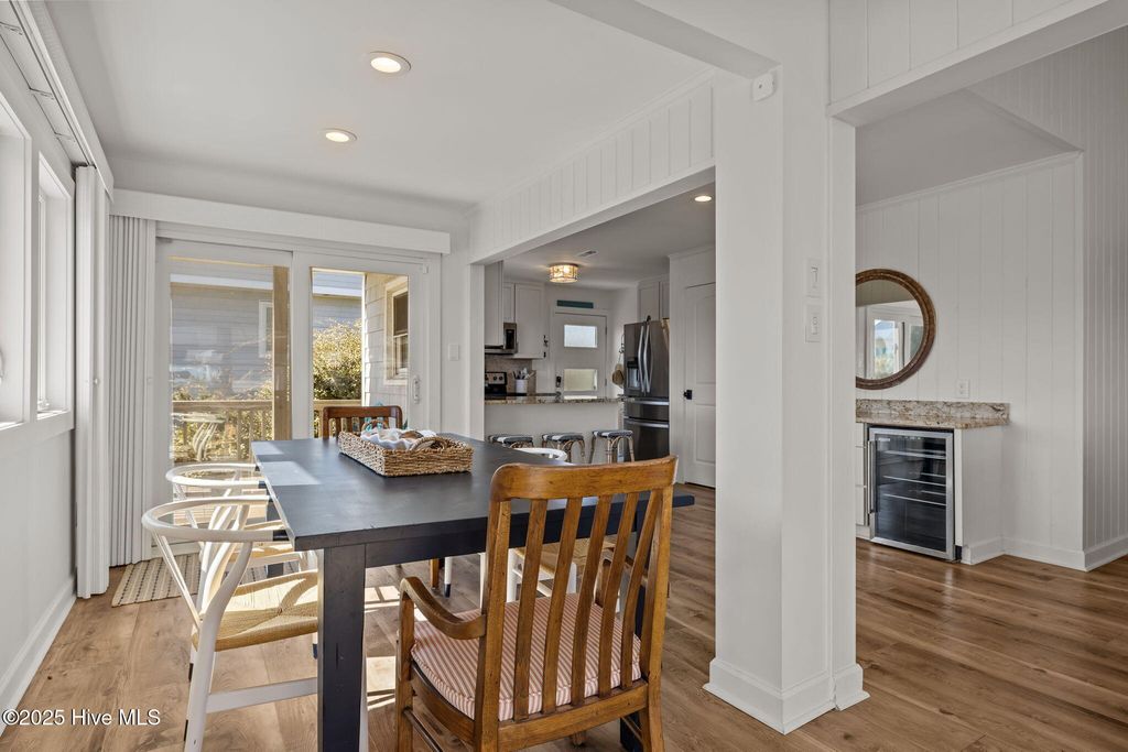 Image 13 of property listing at 7122 Ocean Drive, Emerald Isle, NC 28594