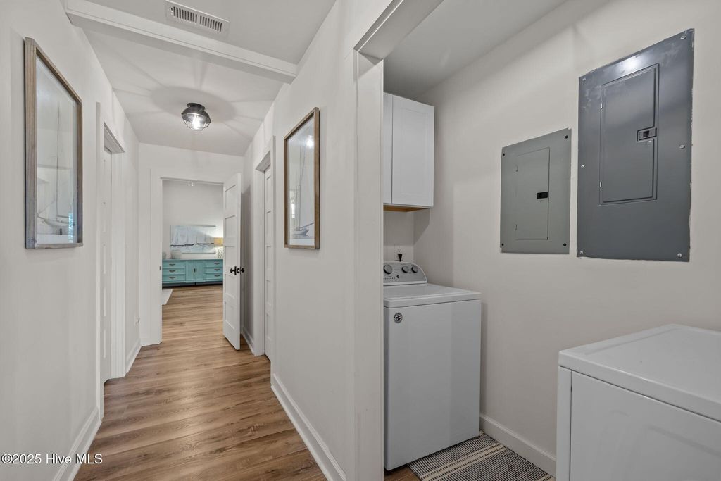 Image 20 of property listing at 7122 Ocean Drive, Emerald Isle, NC 28594