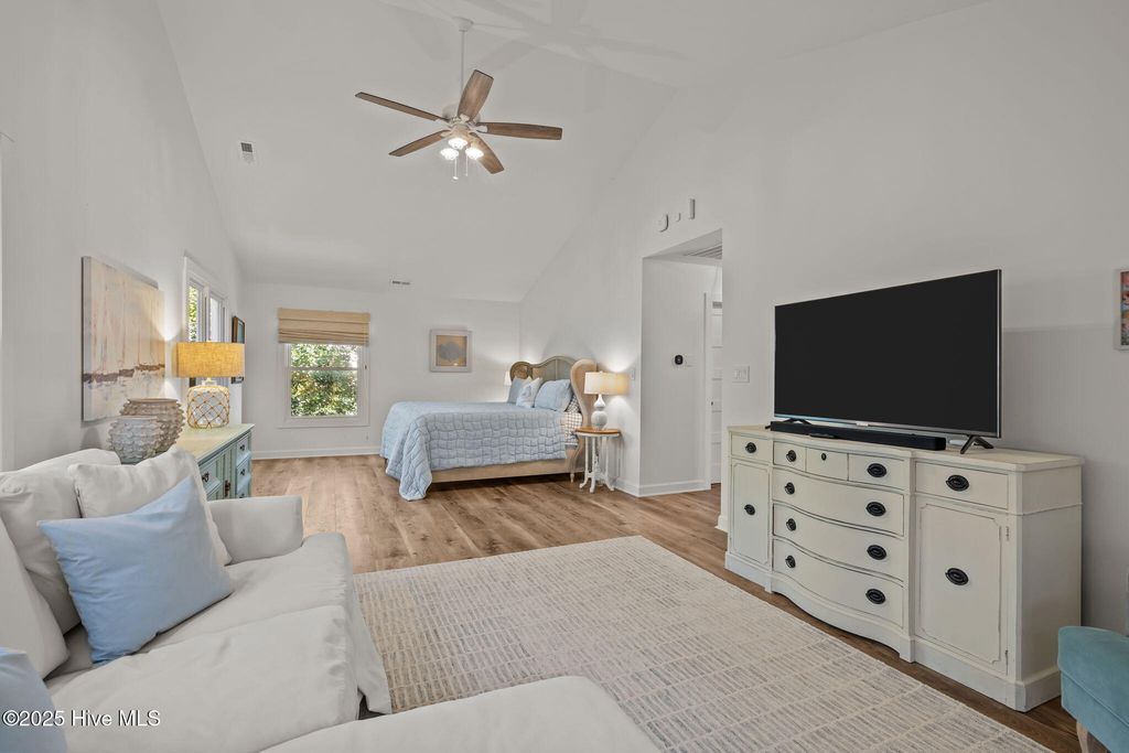 Image 31 of property listing at 7122 Ocean Drive, Emerald Isle, NC 28594