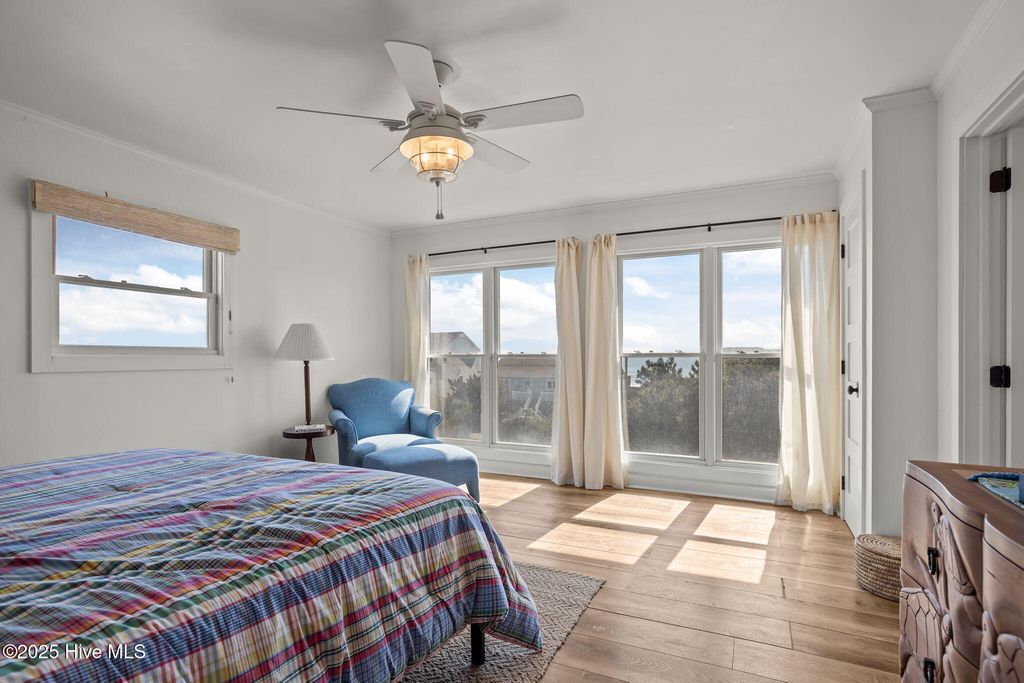 Image 36 of property listing at 7122 Ocean Drive, Emerald Isle, NC 28594