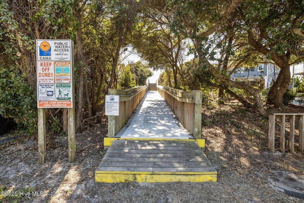 Image 43 of property listing at 7122 Ocean Drive, Emerald Isle, NC 28594