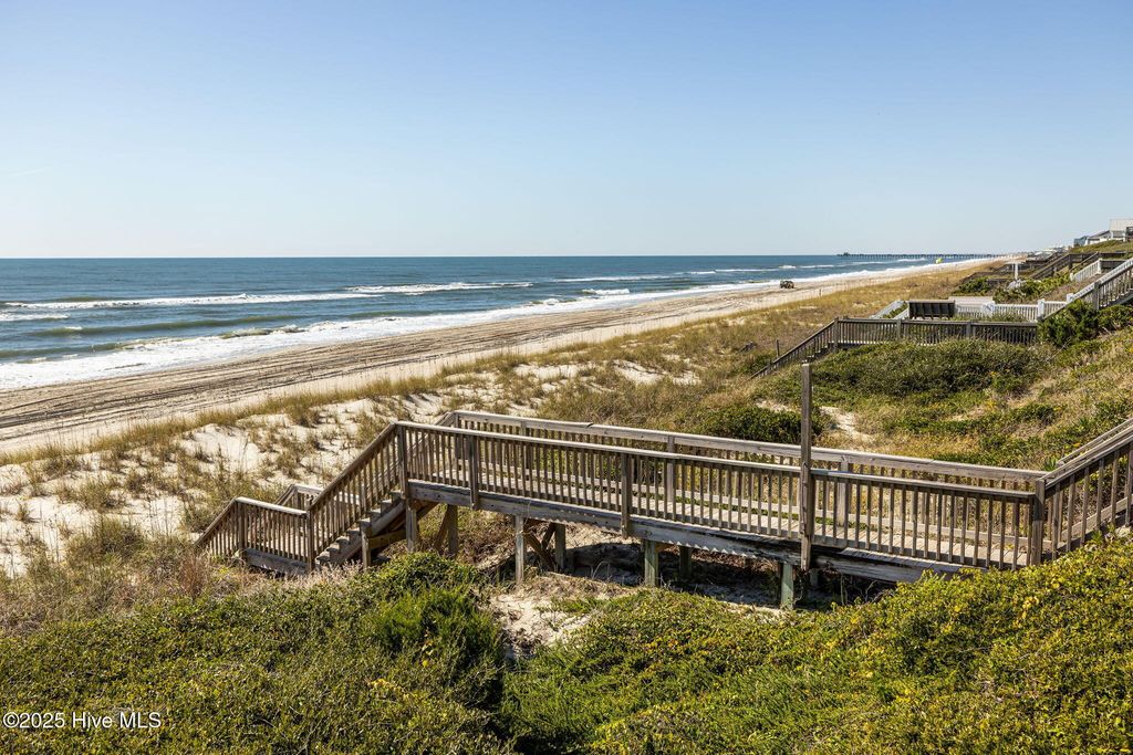 Image 44 of property listing at 7122 Ocean Drive, Emerald Isle, NC 28594