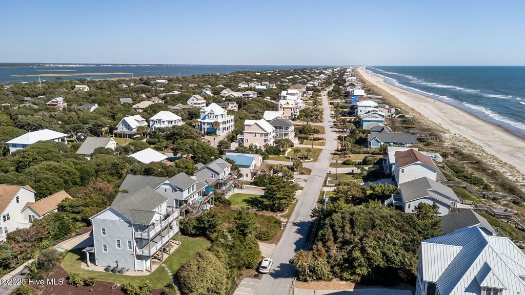 Image 52 of property listing at 7122 Ocean Drive, Emerald Isle, NC 28594