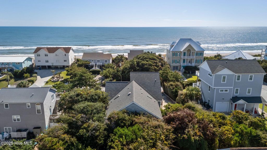 Image 54 of property listing at 7122 Ocean Drive, Emerald Isle, NC 28594