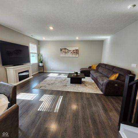 13875 N Honey Creek Drive, Camby, IN 46113