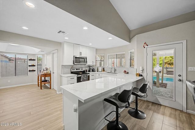 921 N SANDAL Circle, Mesa, AZ 85205