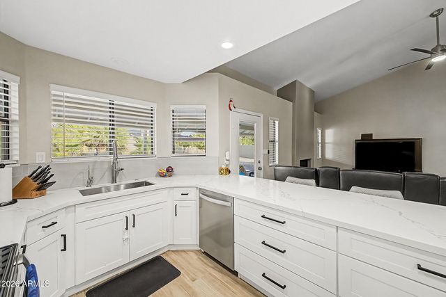 921 N SANDAL Circle, Mesa, AZ 85205