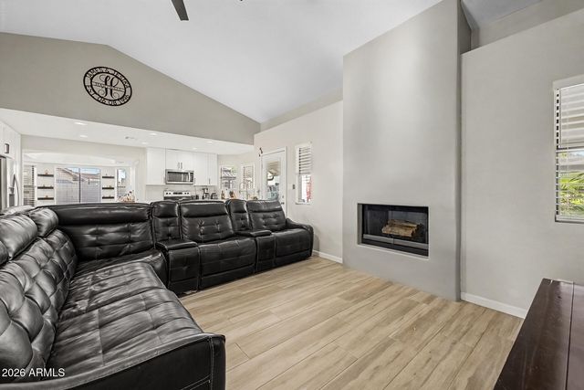 921 N SANDAL Circle, Mesa, AZ 85205