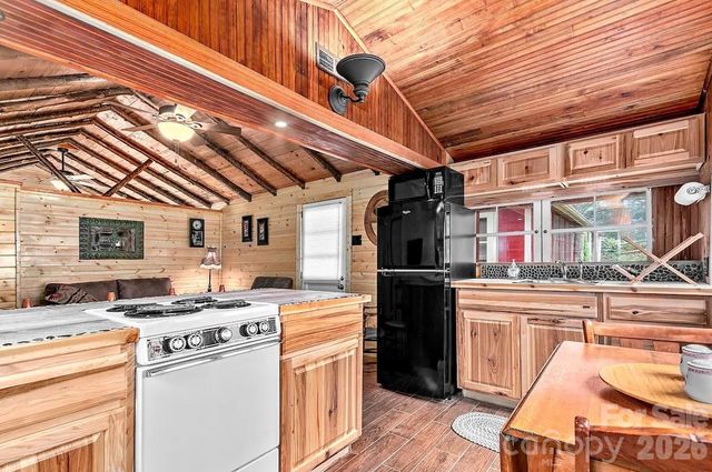 72 Chestnut Hill Road, Gerton, NC 28735