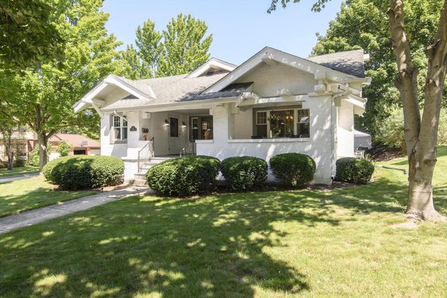 121 N Hartwell AVENUE, Waukesha, WI 53186
