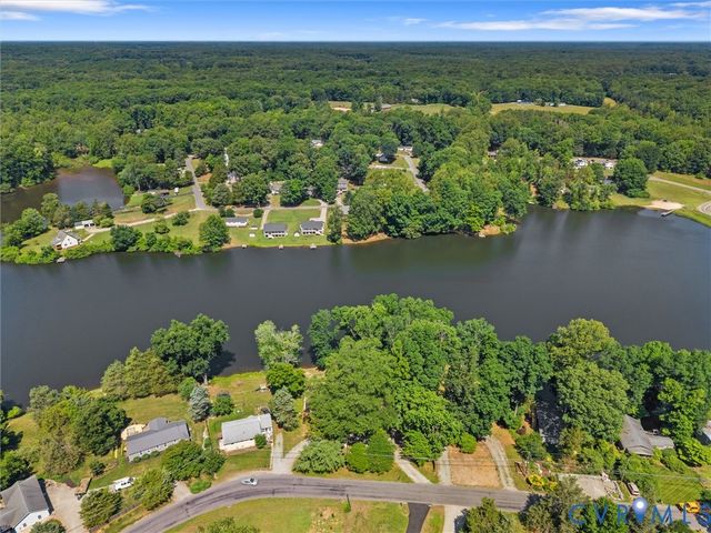 2235 Lakeview Dr, Powhatan, VA 23139