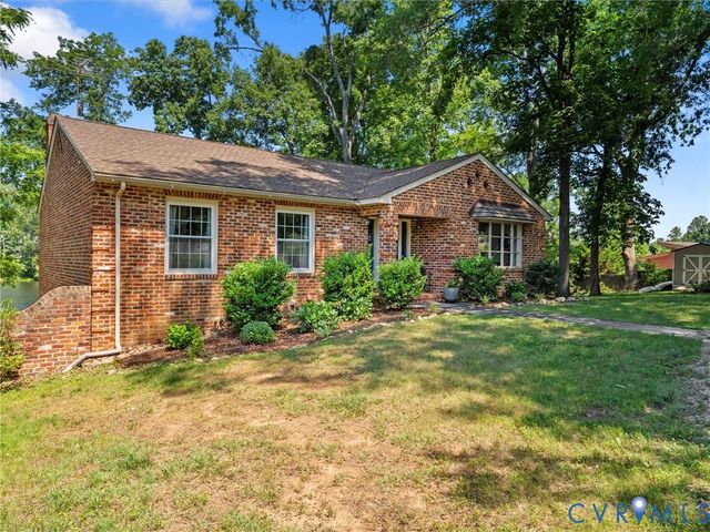 2235 Lakeview Dr, Powhatan, VA 23139