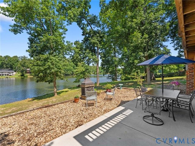 2235 Lakeview Dr, Powhatan, VA 23139