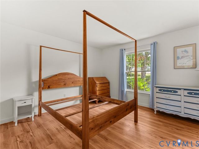 2235 Lakeview Dr, Powhatan, VA 23139