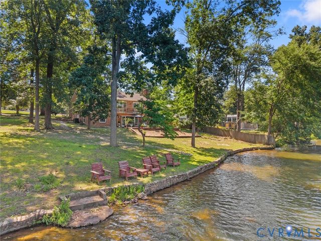 2235 Lakeview Dr, Powhatan, VA 23139