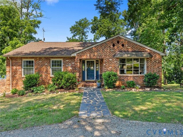 2235 Lakeview Dr, Powhatan, VA 23139