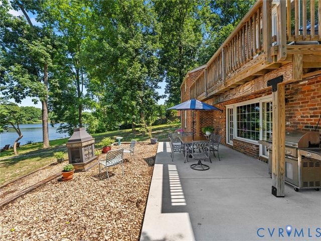 2235 Lakeview Dr, Powhatan, VA 23139