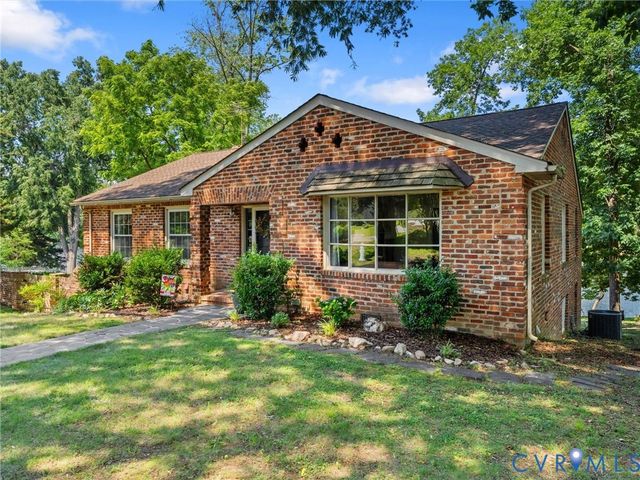 2235 Lakeview Dr, Powhatan, VA 23139