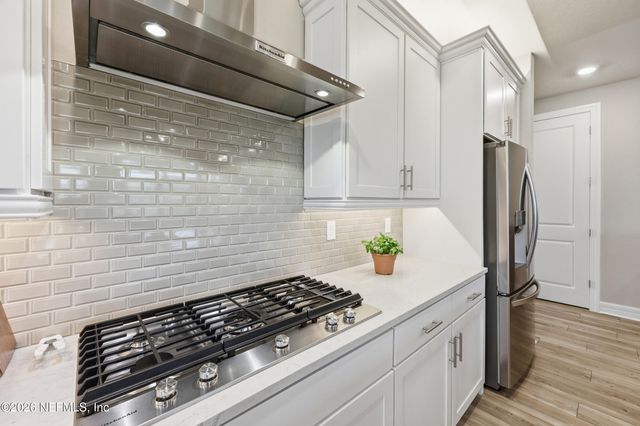 10826 TOWN VIEW Drive, Jacksonville, FL 32256