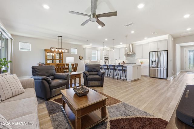 10826 TOWN VIEW Drive, Jacksonville, FL 32256