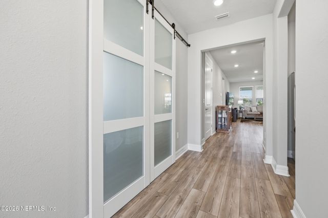 10826 TOWN VIEW Drive, Jacksonville, FL 32256