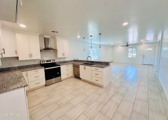 32007 N BUSH Street, Wittmann, AZ 85361